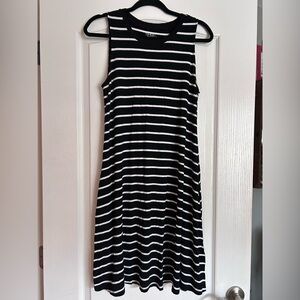 Sleeveless stripped dress